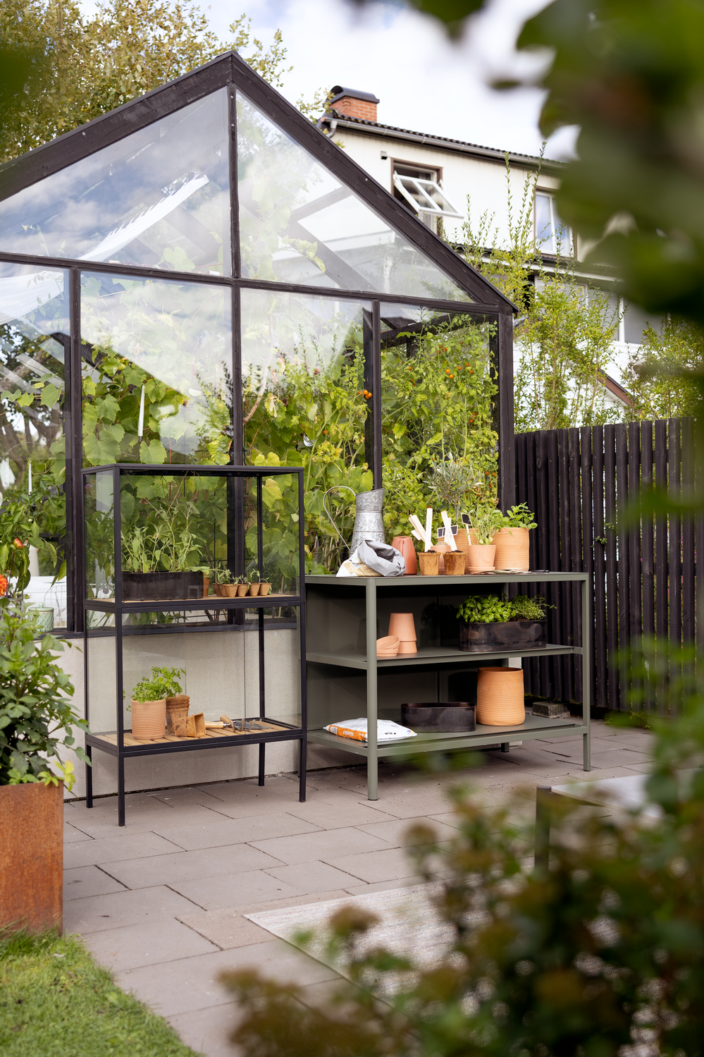 Grower Greens Växtskåp Svart